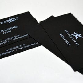 Печать черных визиток на бумаге Тач Кавер