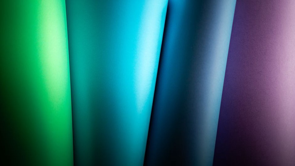 Сравнение оттенков CMYK и RGB на тестовой выкраске листовки