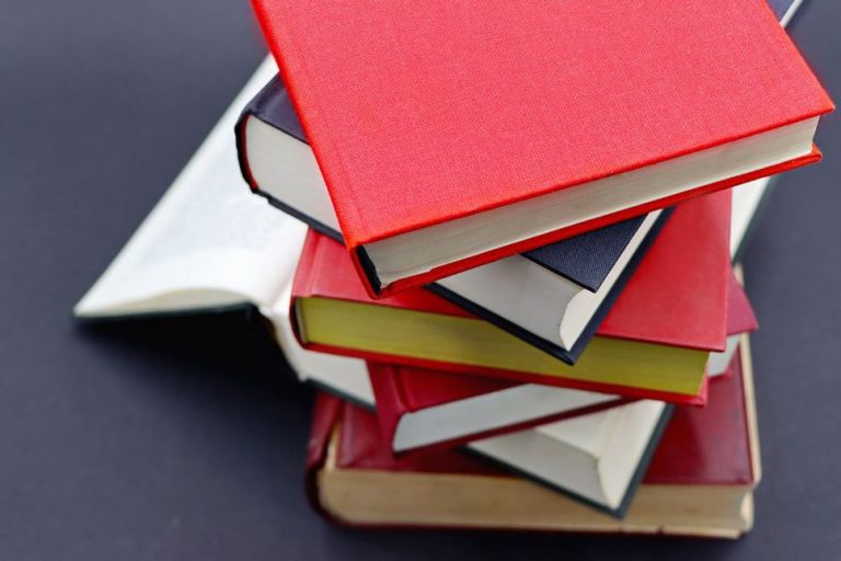 Образцы материалов для книжной твёрдой обложки